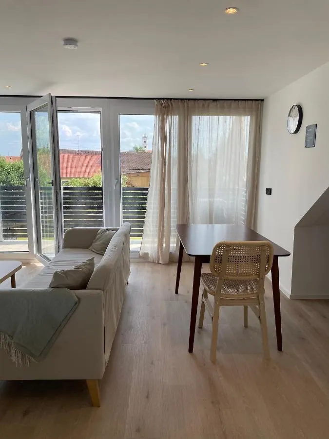 Roemer Apartment Und Zimmer テュルクハイム
