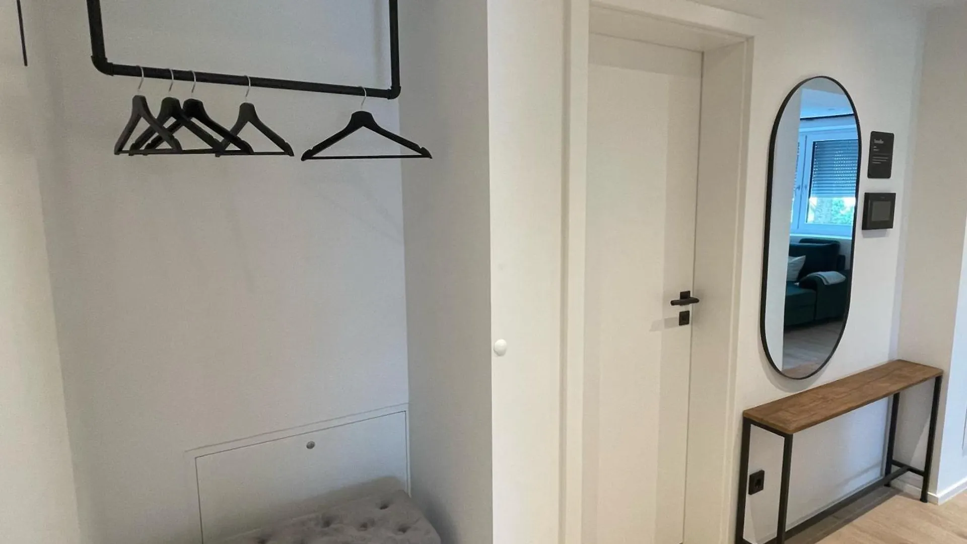 Roemer Apartment Und Zimmer テュルクハイム 0*,