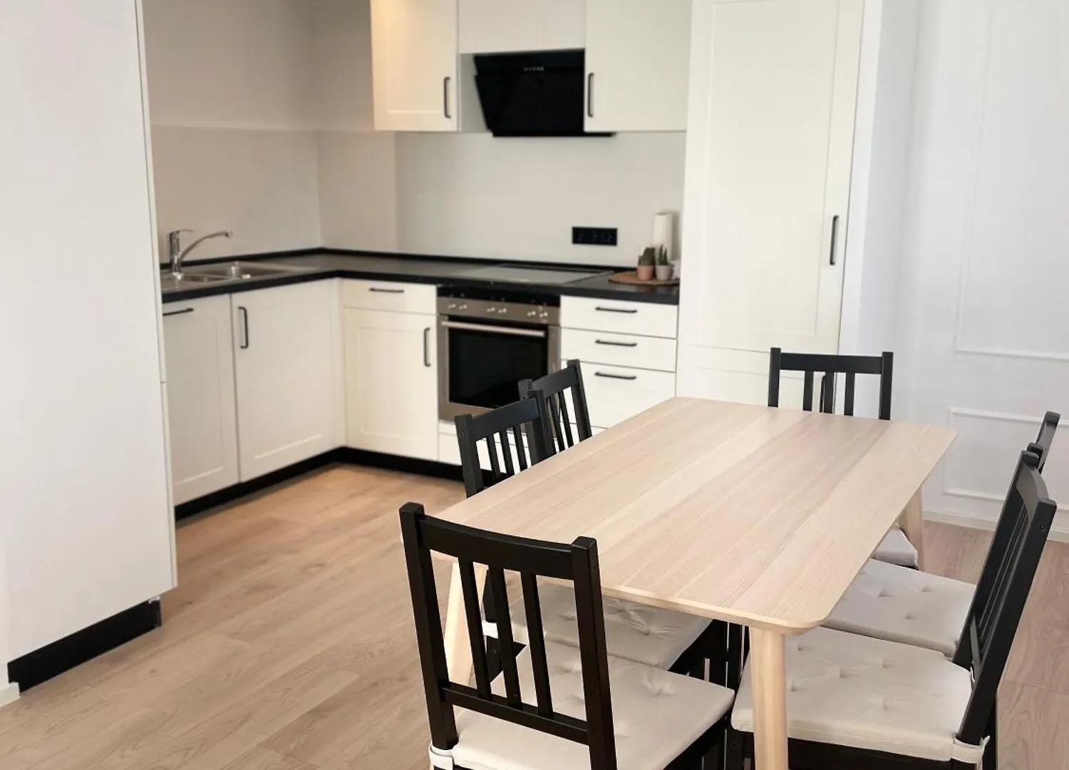 Roemer Apartment Und Zimmer テュルクハイム